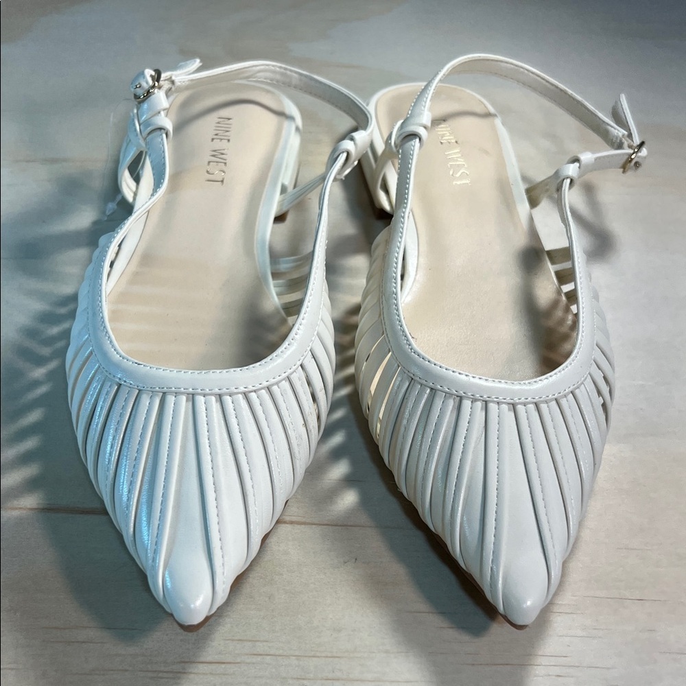 NWOT Nine West Cream Slingback Flats Closed Toe Sz 9
